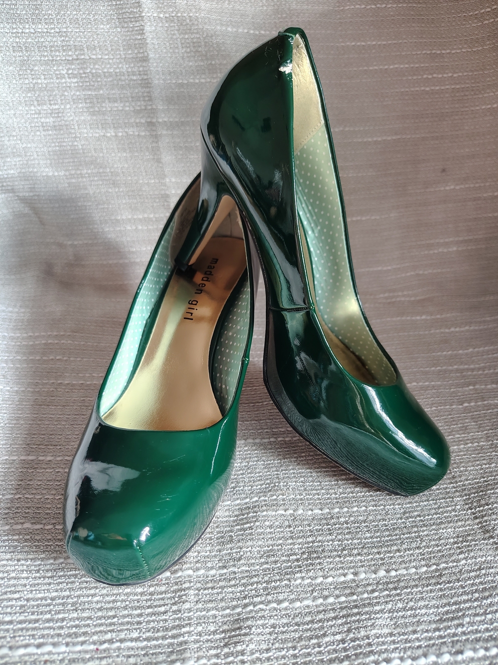Madden Girl Getta Emerald Green Patent Platform Pumps Size 7 Office